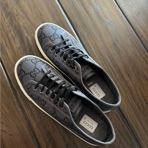 Size 12 mens gucci sneakers worn once